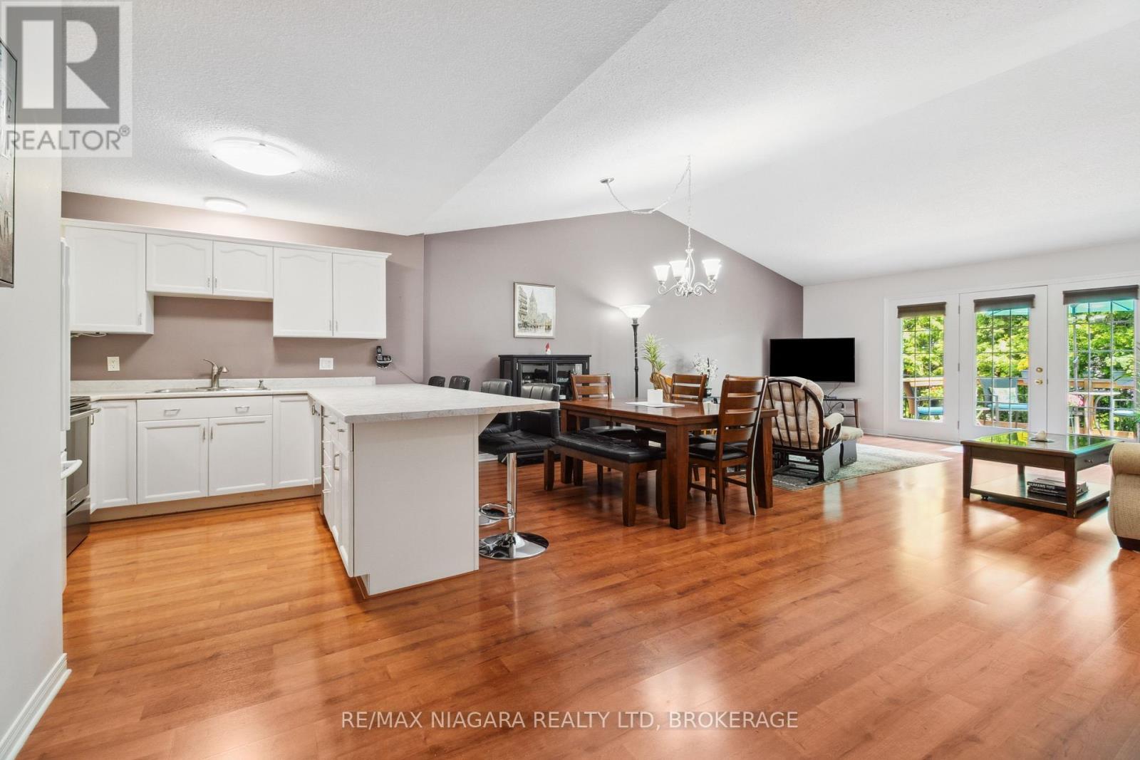 17 - 2684 Mewburn Road, Niagara Falls (Casey), ON - Indoor
