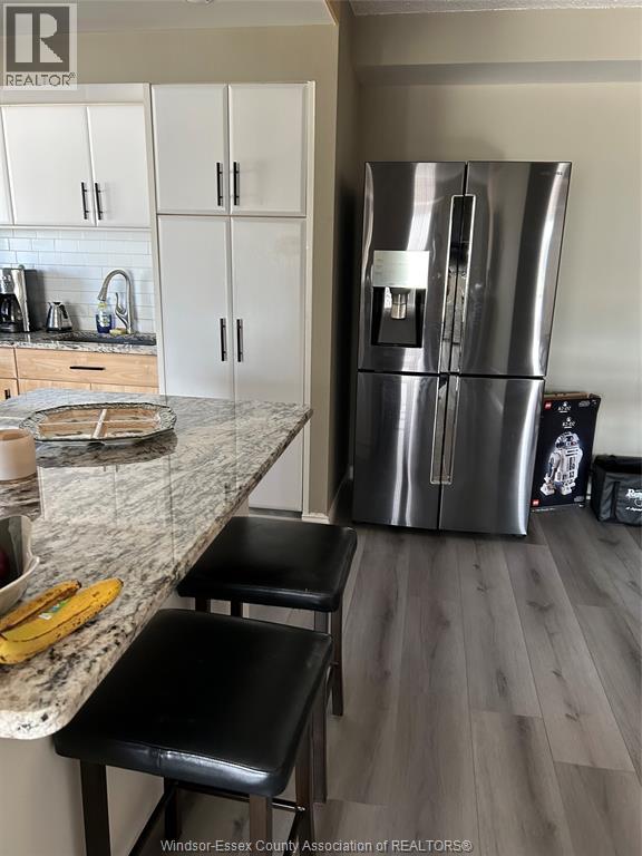 5125 Riverside Drive East Unit# 504, Windsor, ON - Indoor Photo Showing Kitchen With Stainless Steel Kitchen With Upgraded Kitchen
