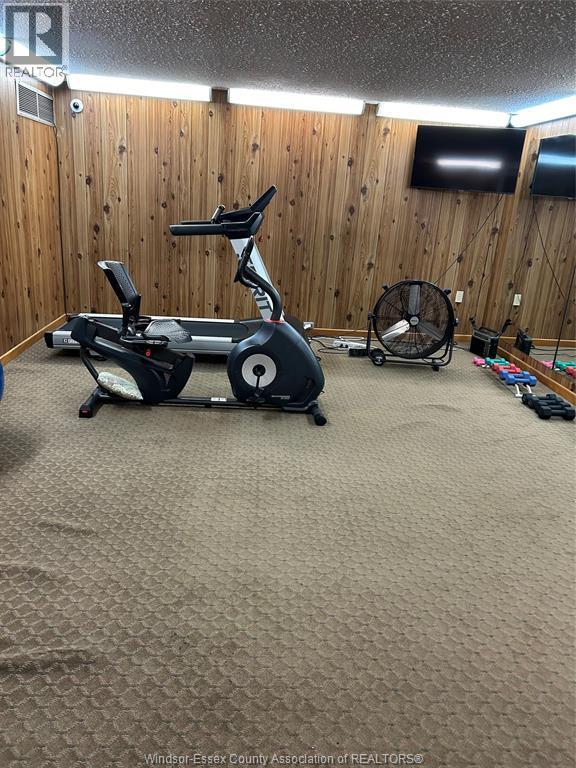 5125 Riverside Drive East Unit# 504, Windsor, ON - Indoor Photo Showing Gym Room