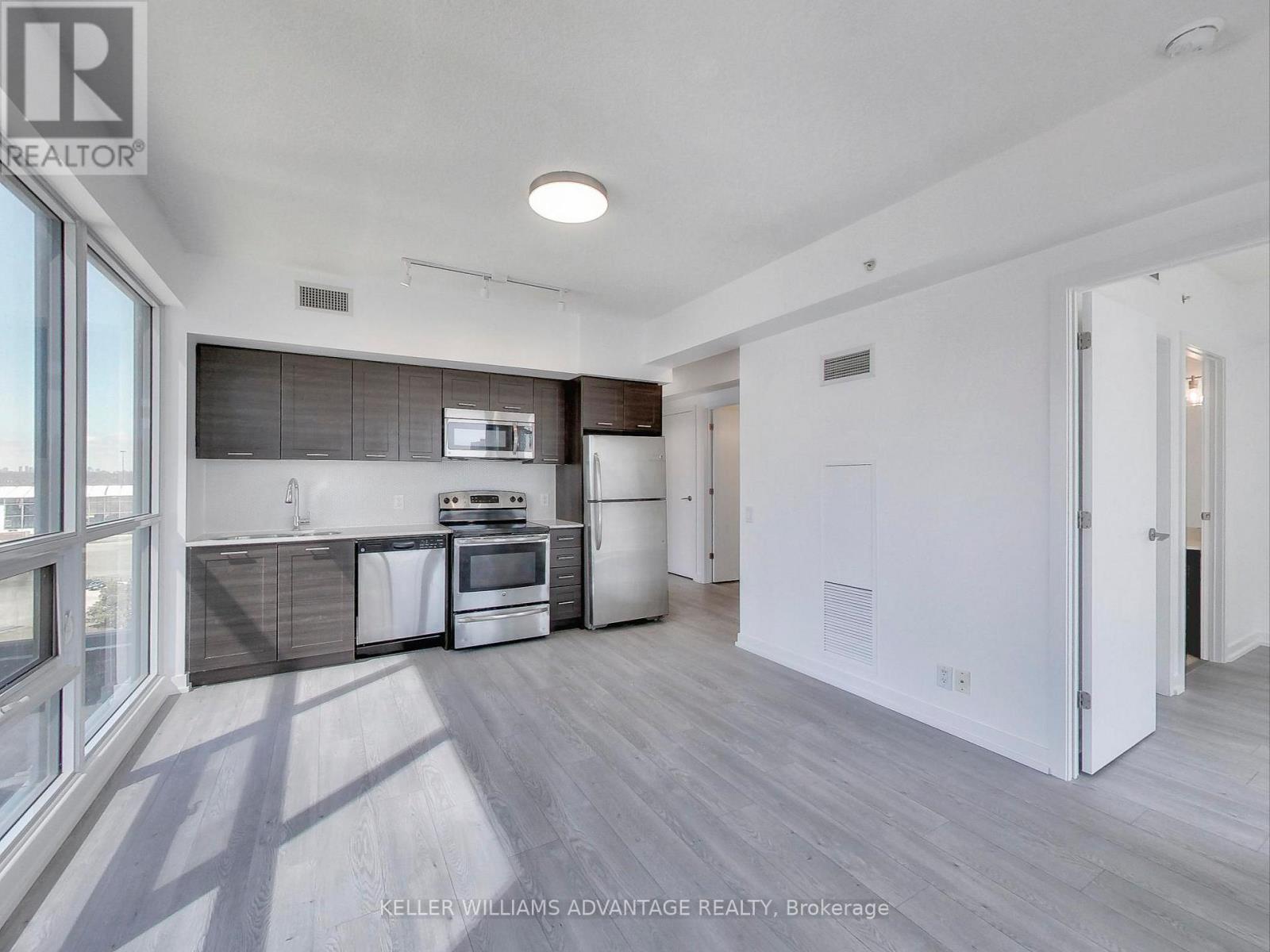 1104 - 2200 Lake Shore Boulevard W, Toronto, ON - Indoor Photo Showing Kitchen