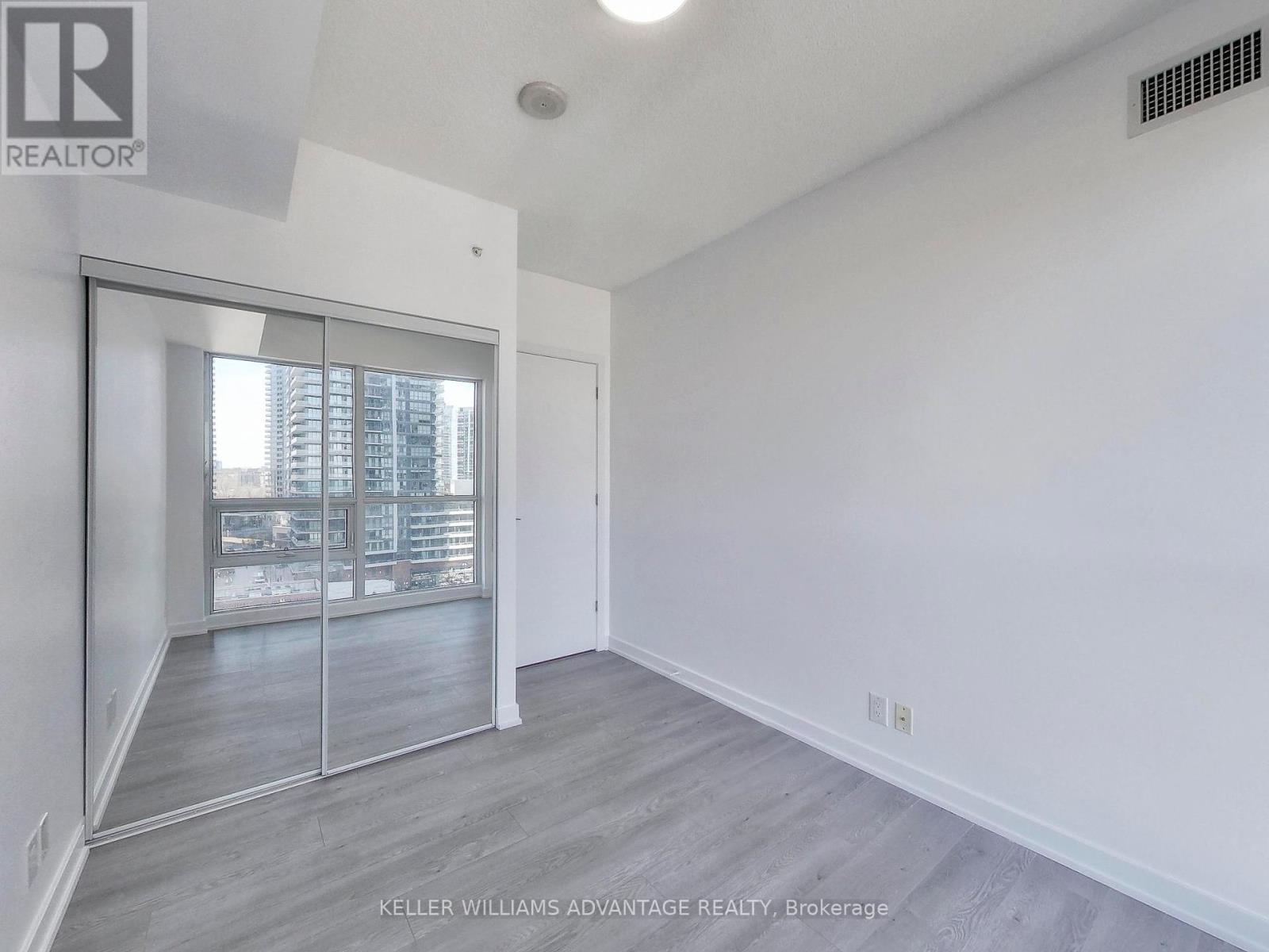 1104 - 2200 Lake Shore Boulevard W, Toronto, ON - Indoor Photo Showing Other Room