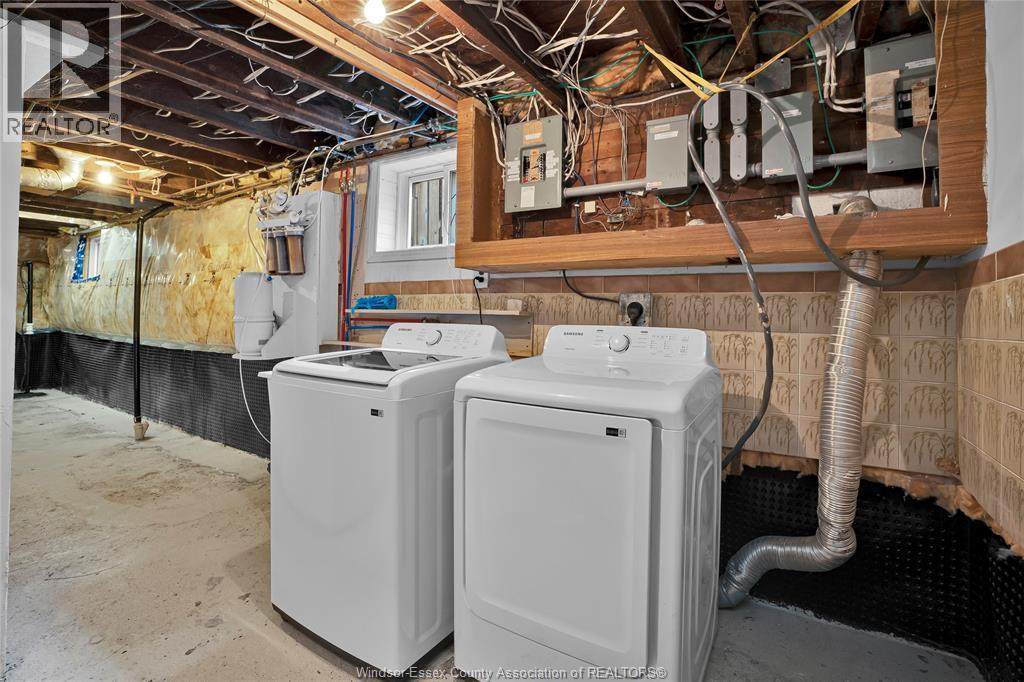 2159 Pelissier, Windsor, ON - Indoor Photo Showing Laundry Room