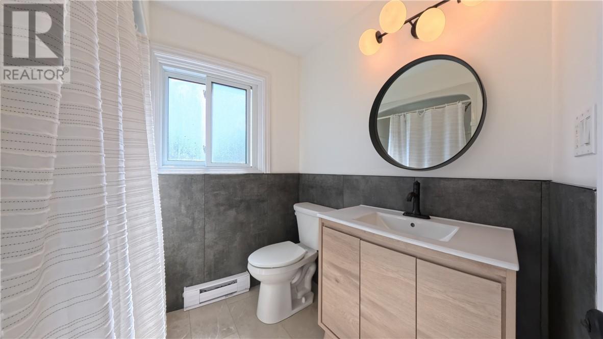 69 Robinson Street W, Little Current, ON - Indoor Photo Showing Bathroom