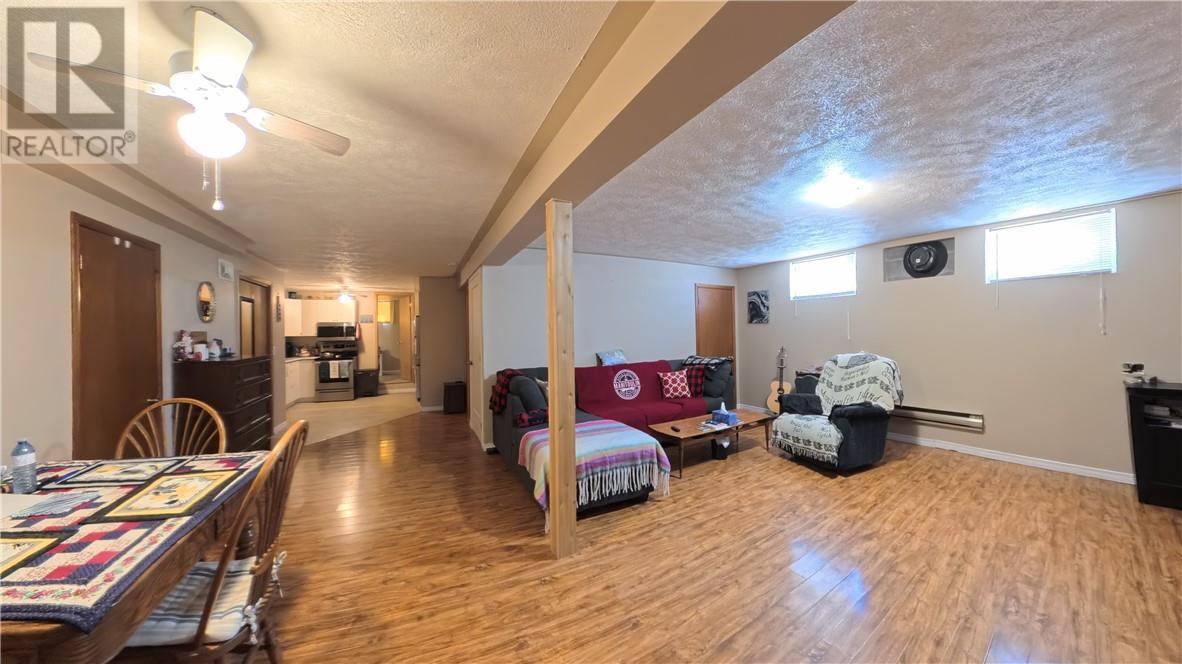 69 Robinson Street W, Little Current, ON - Indoor