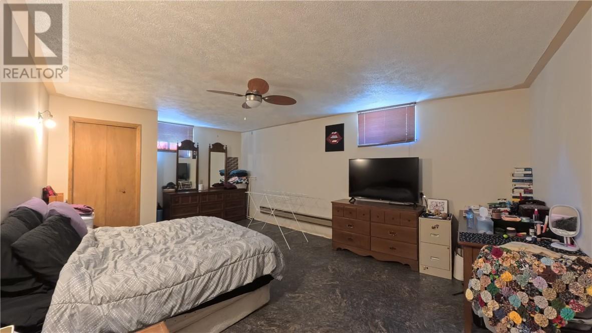 69 Robinson Street W, Little Current, ON - Indoor Photo Showing Bedroom