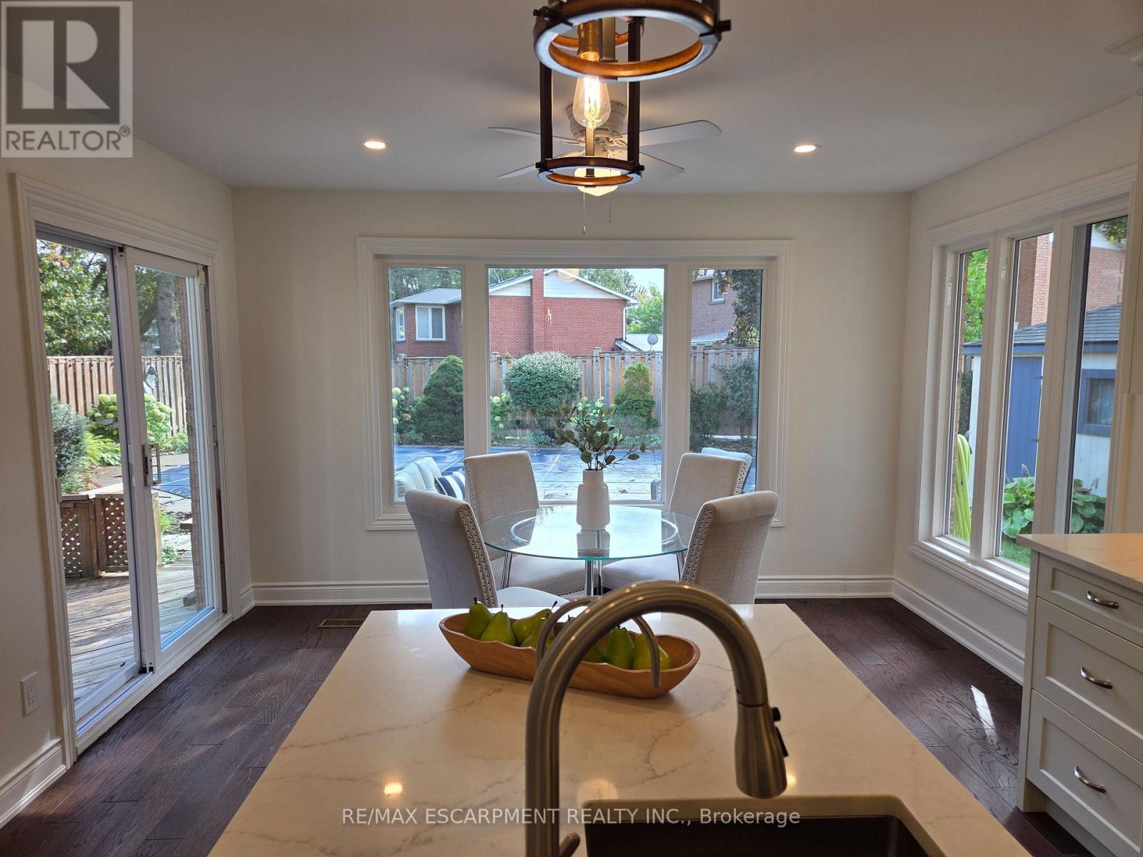 41 Steen Drive, Mississauga, ON - Indoor Photo Showing Dining Room
