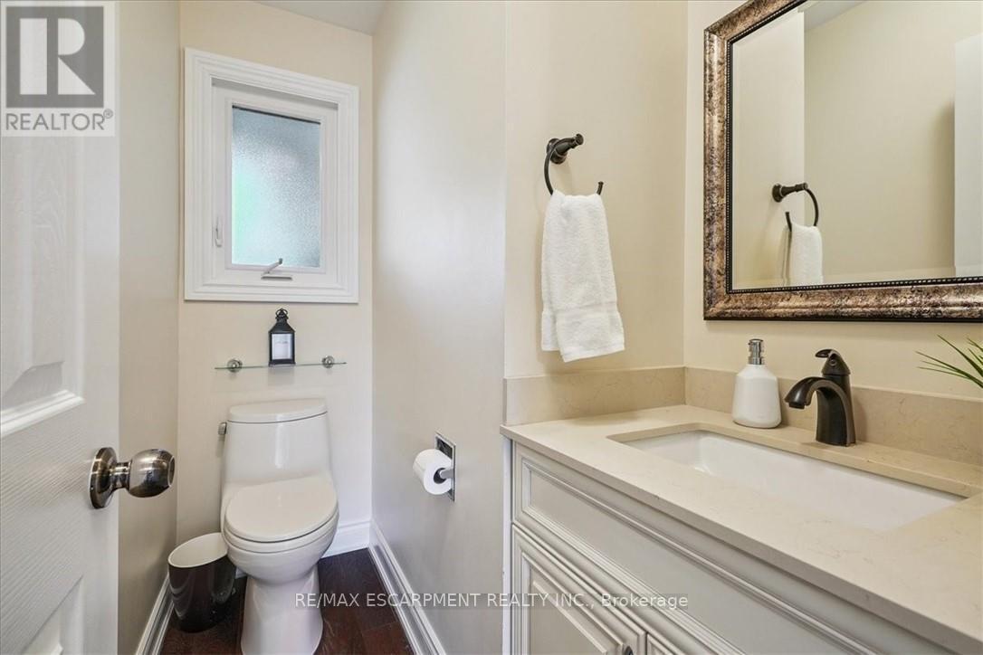41 Steen Drive, Mississauga, ON - Indoor Photo Showing Bathroom