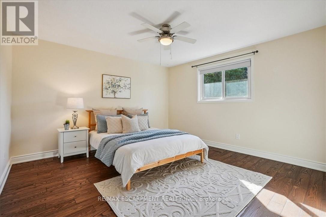 41 Steen Drive, Mississauga, ON - Indoor Photo Showing Bedroom
