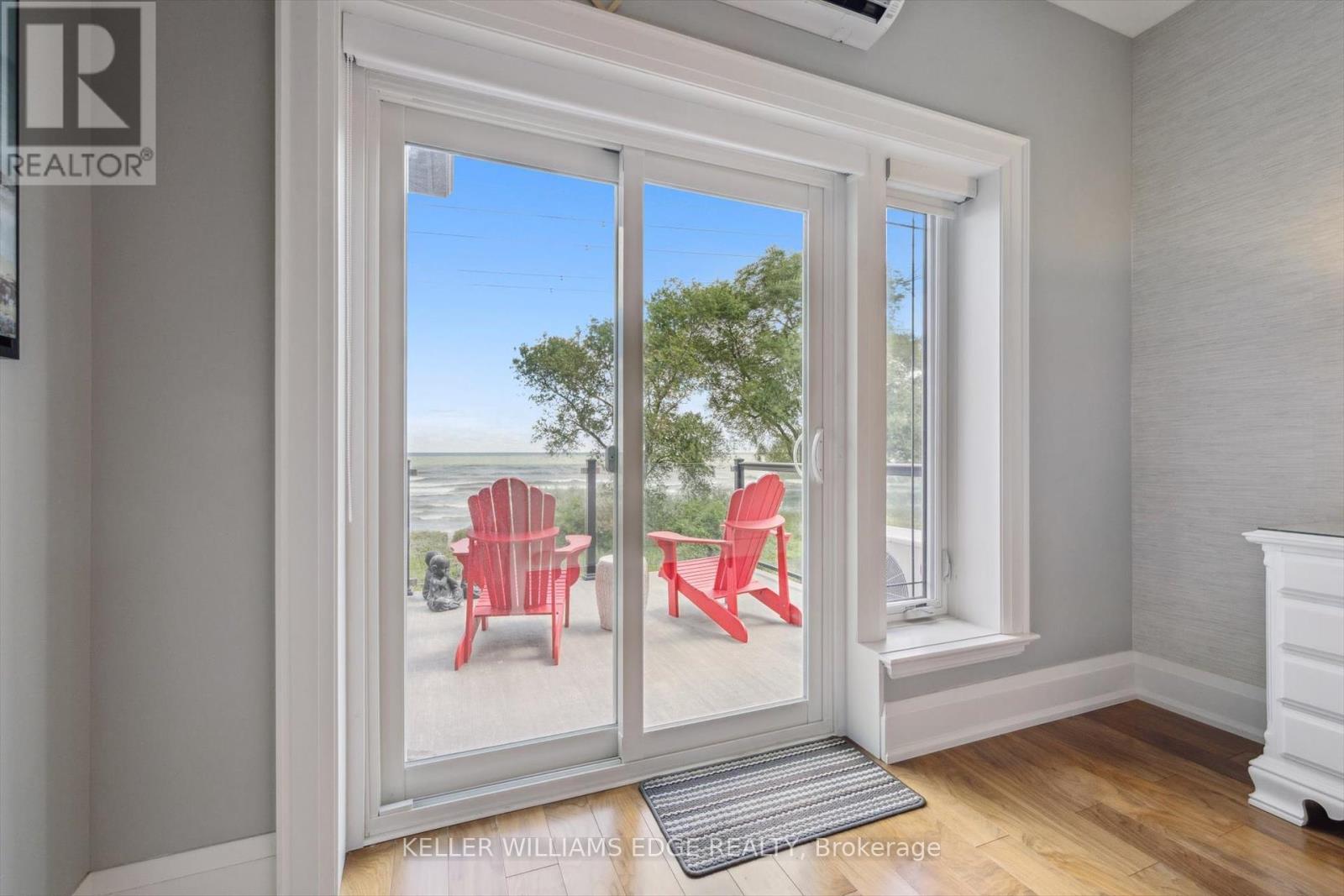 1081 Beach Boulevard, Hamilton, ON - Indoor Photo Showing Other Room