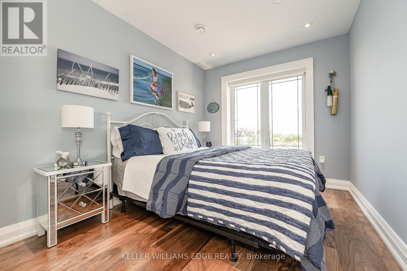 1081 Beach Boulevard, Hamilton, ON - Indoor Photo Showing Bedroom