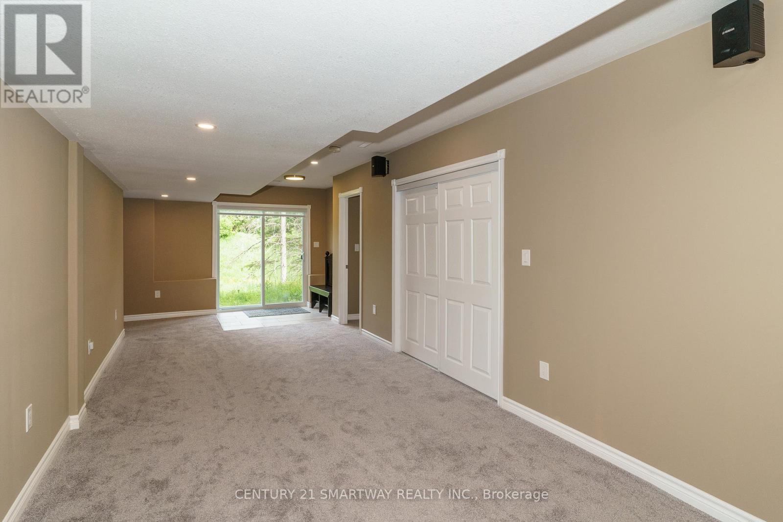 96 Main Street, Burk'S Falls, ON - Indoor Photo Showing Other Room