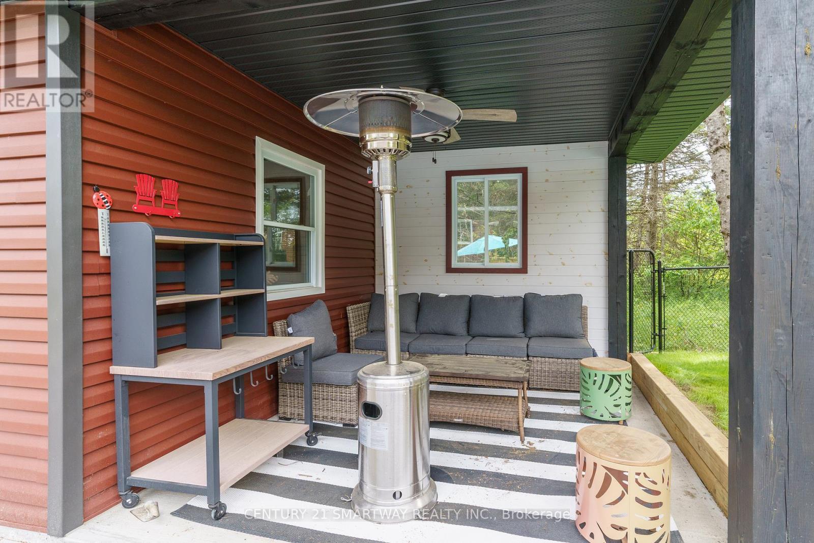 96 Main Street, Burk'S Falls, ON - With Exterior