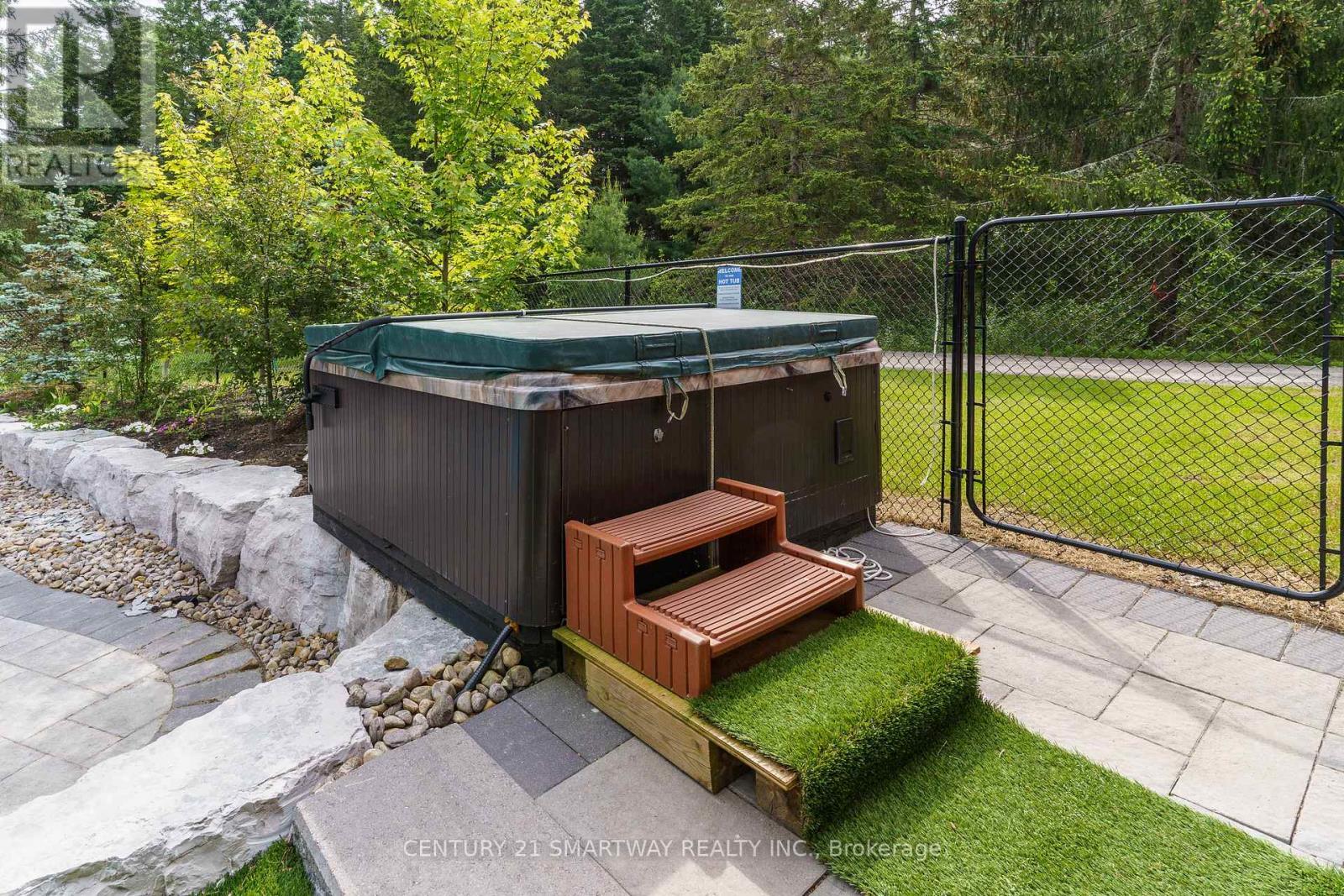 96 Main Street, Burk'S Falls, ON - Outdoor With Above Ground Pool