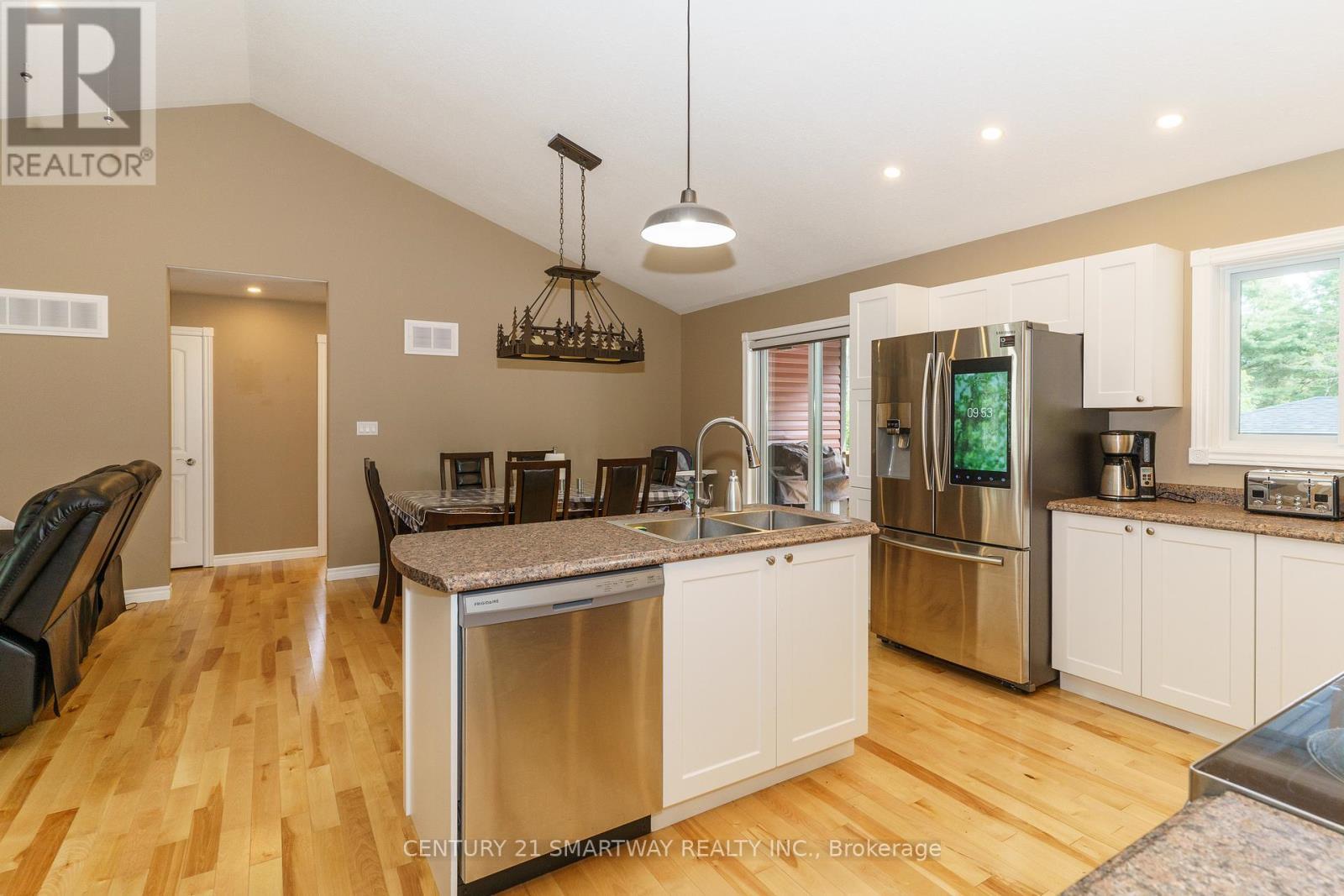 96 Main Street, Burk'S Falls, ON - Indoor Photo Showing Kitchen With Double Sink