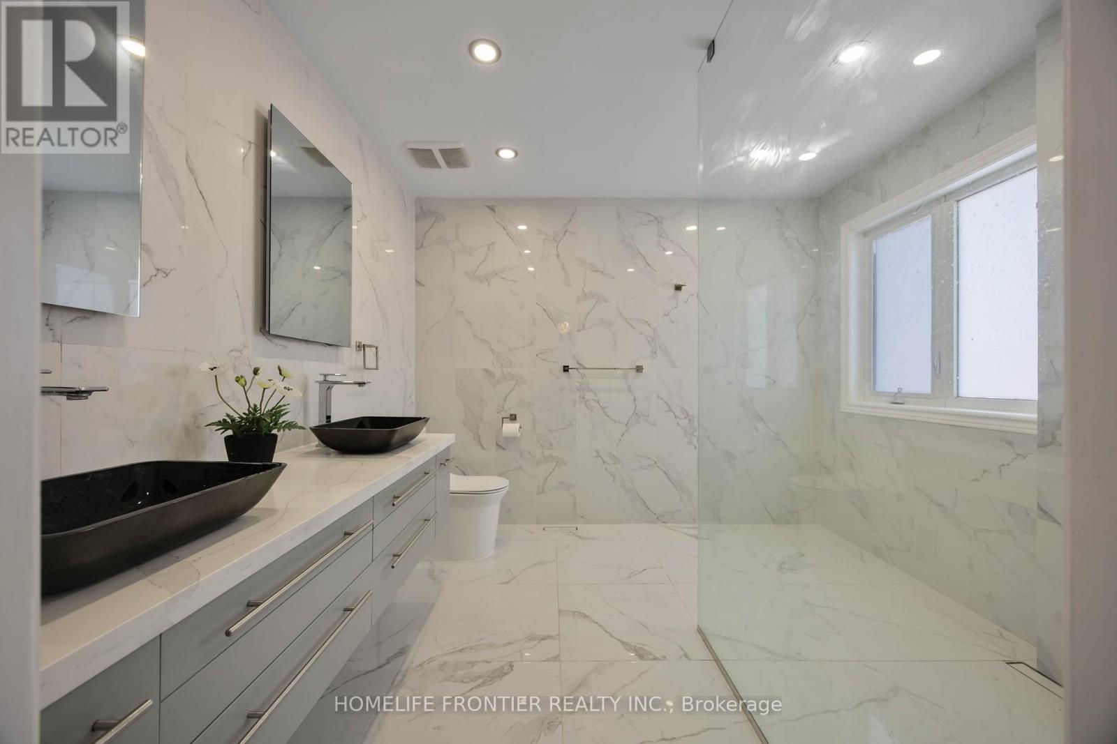 26 Barnstone Drive, Markham, ON - Indoor Photo Showing Bathroom