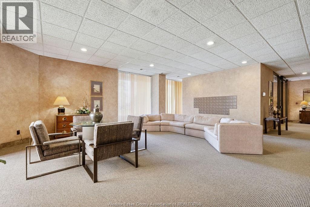 3663 Riverside Drive East Unit# 306, Windsor, ON - Indoor