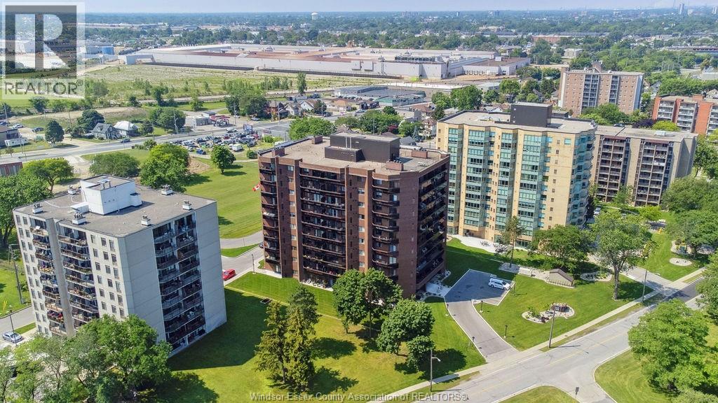 3663 Riverside Drive East Unit# 306, Windsor, ON - Outdoor With View