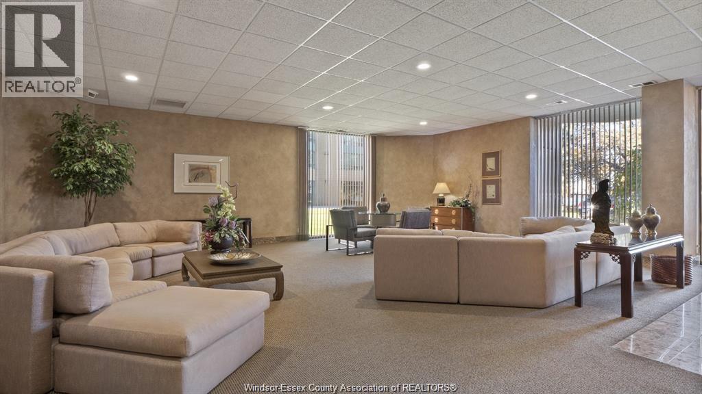 3663 Riverside Drive East Unit# 306, Windsor, ON - Indoor