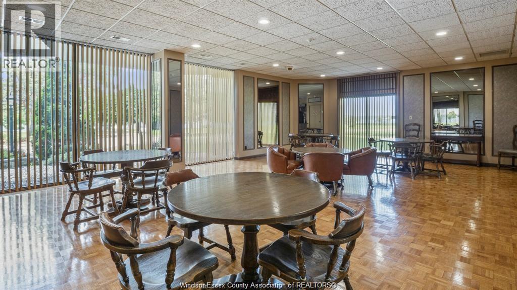 3663 Riverside Drive East Unit# 306, Windsor, ON - Indoor Photo Showing Dining Room