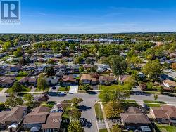 A great neighbourhood ready for its new family! -