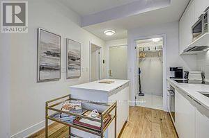 1903 - 88 Cumberland Street, Toronto, ON - Indoor Photo Showing Kitchen
