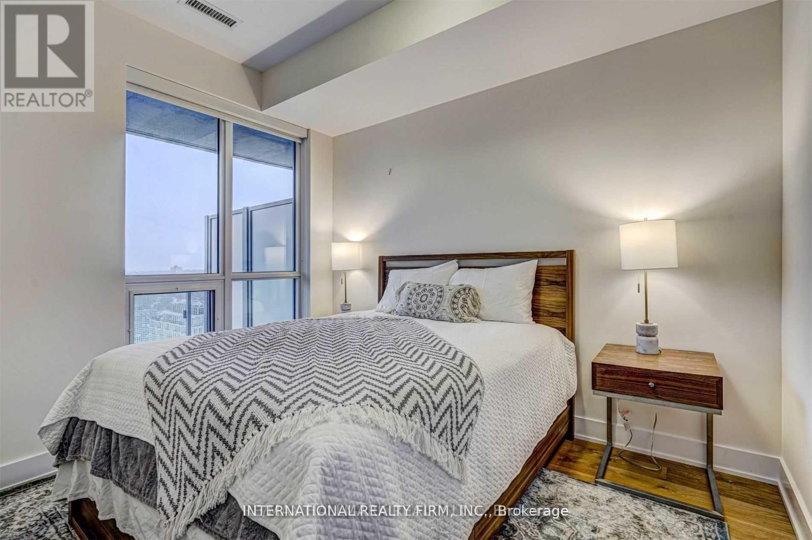1903 - 88 Cumberland Street, Toronto, ON - Indoor Photo Showing Bedroom