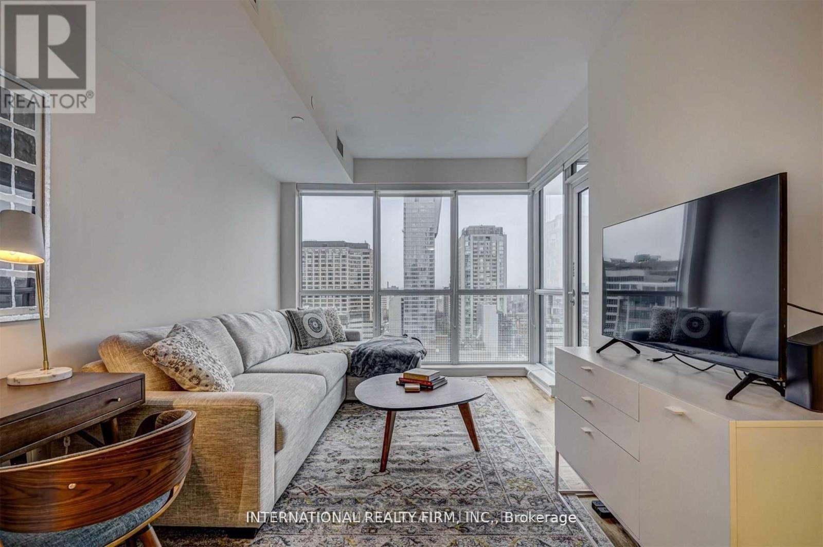 1903 - 88 Cumberland Street, Toronto, ON - Indoor Photo Showing Living Room