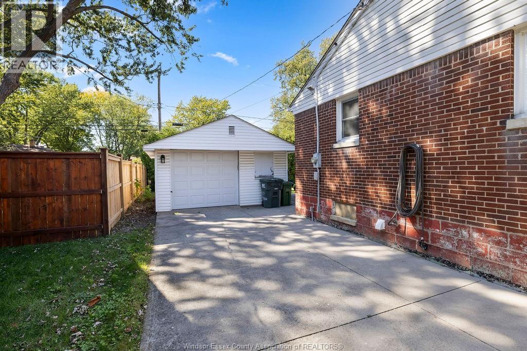 3429 Dominion, Windsor, ON - Outdoor