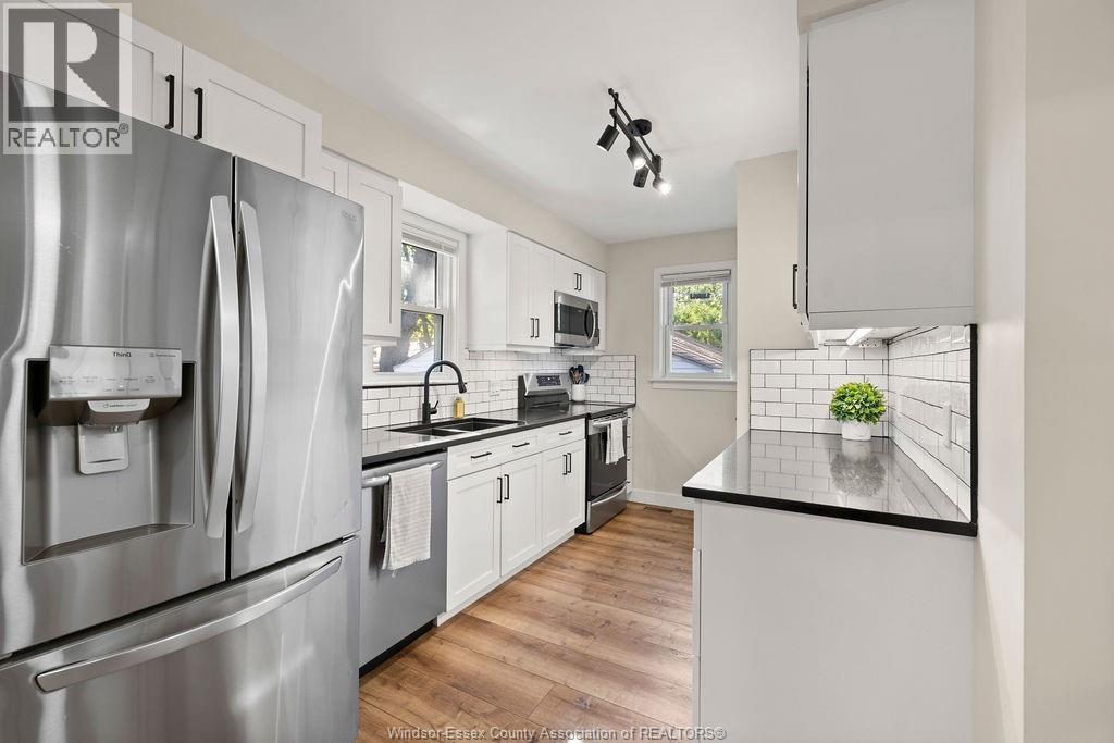 3429 Dominion, Windsor, ON - Indoor Photo Showing Kitchen With Stainless Steel Kitchen With Double Sink With Upgraded Kitchen