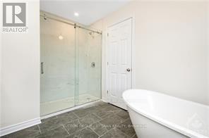 183 Presland Road, Ottawa, ON - Indoor Photo Showing Bathroom
