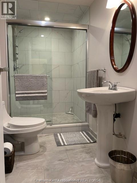 601 Grand Avenue East Unit# 1 - Ground Level, Chatham, ON - Indoor Photo Showing Bathroom