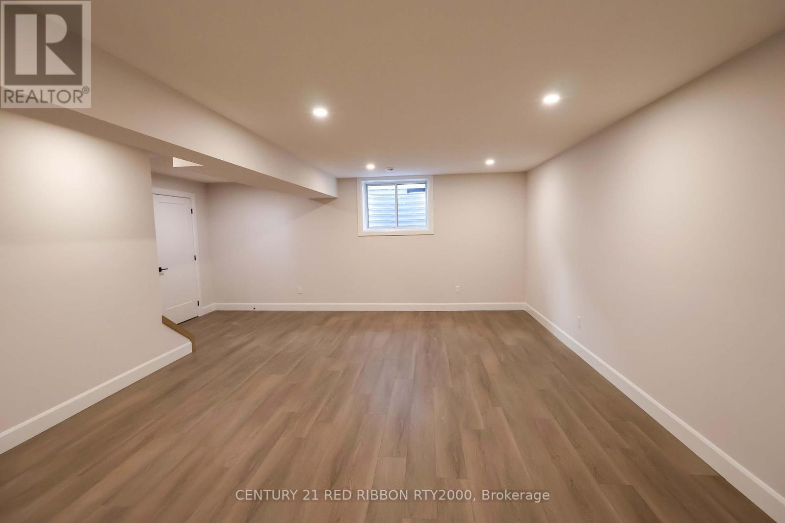 22 - 430 Head Street N, Strathroy-Caradoc (Ne), ON - Indoor