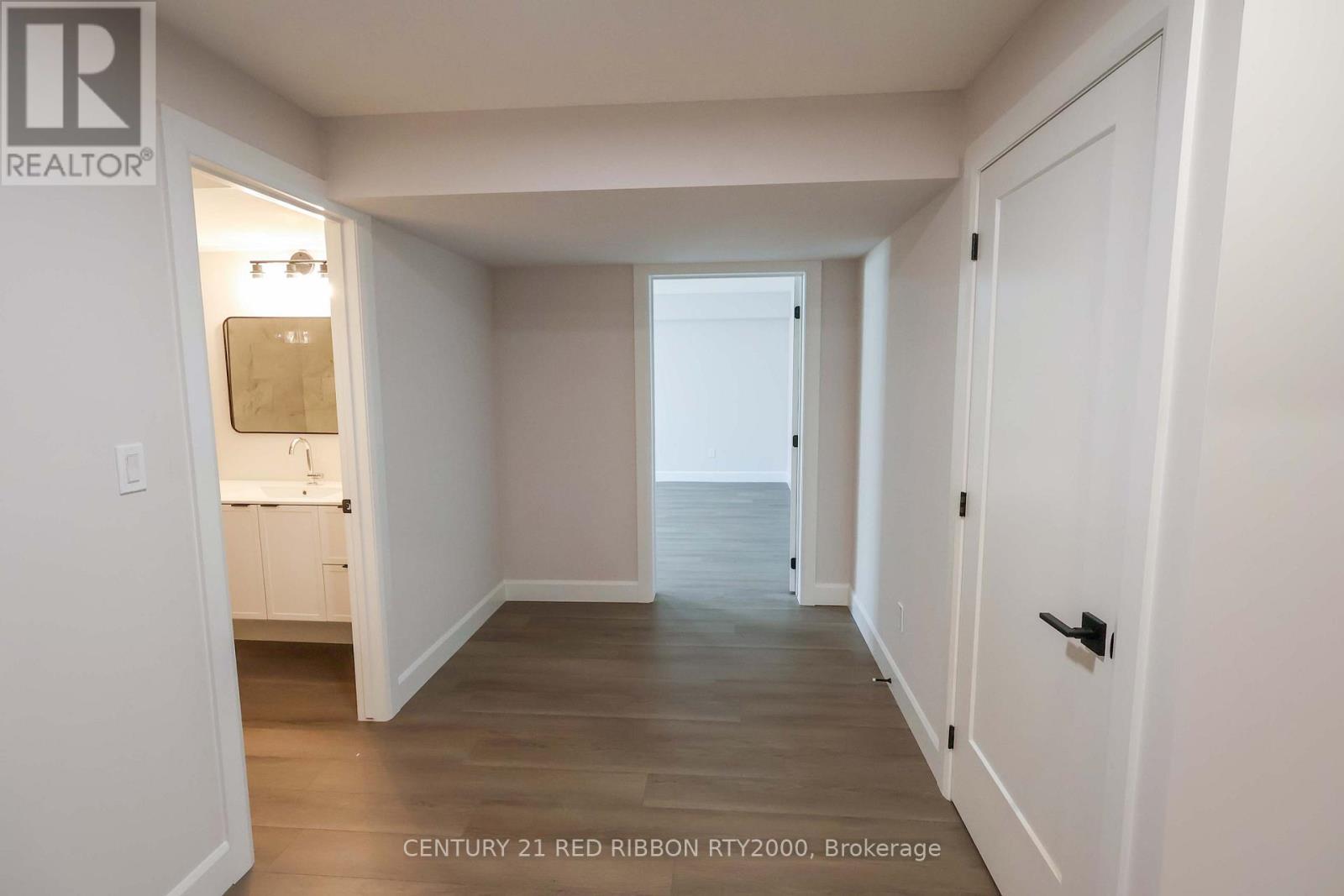 22 - 430 Head Street N, Strathroy-Caradoc (Ne), ON - Indoor Photo Showing Other Room