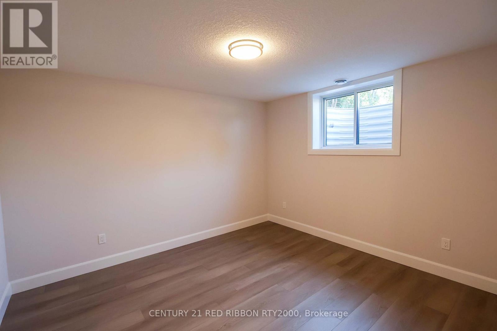 22 - 430 Head Street N, Strathroy-Caradoc (Ne), ON - Indoor Photo Showing Other Room