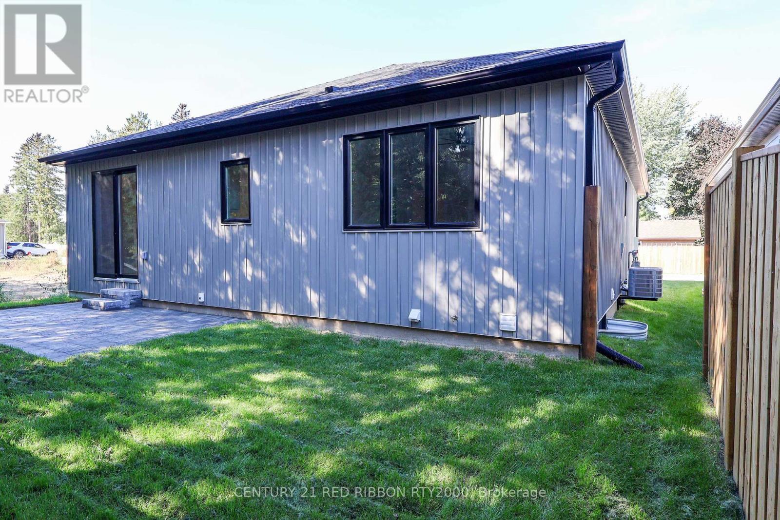 22 - 430 Head Street N, Strathroy-Caradoc (Ne), ON - Outdoor