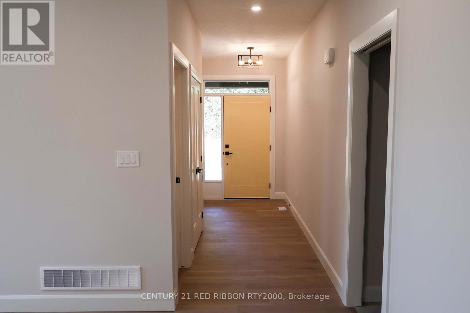 22 - 430 Head Street N, Strathroy-Caradoc (Ne), ON - Indoor Photo Showing Other Room