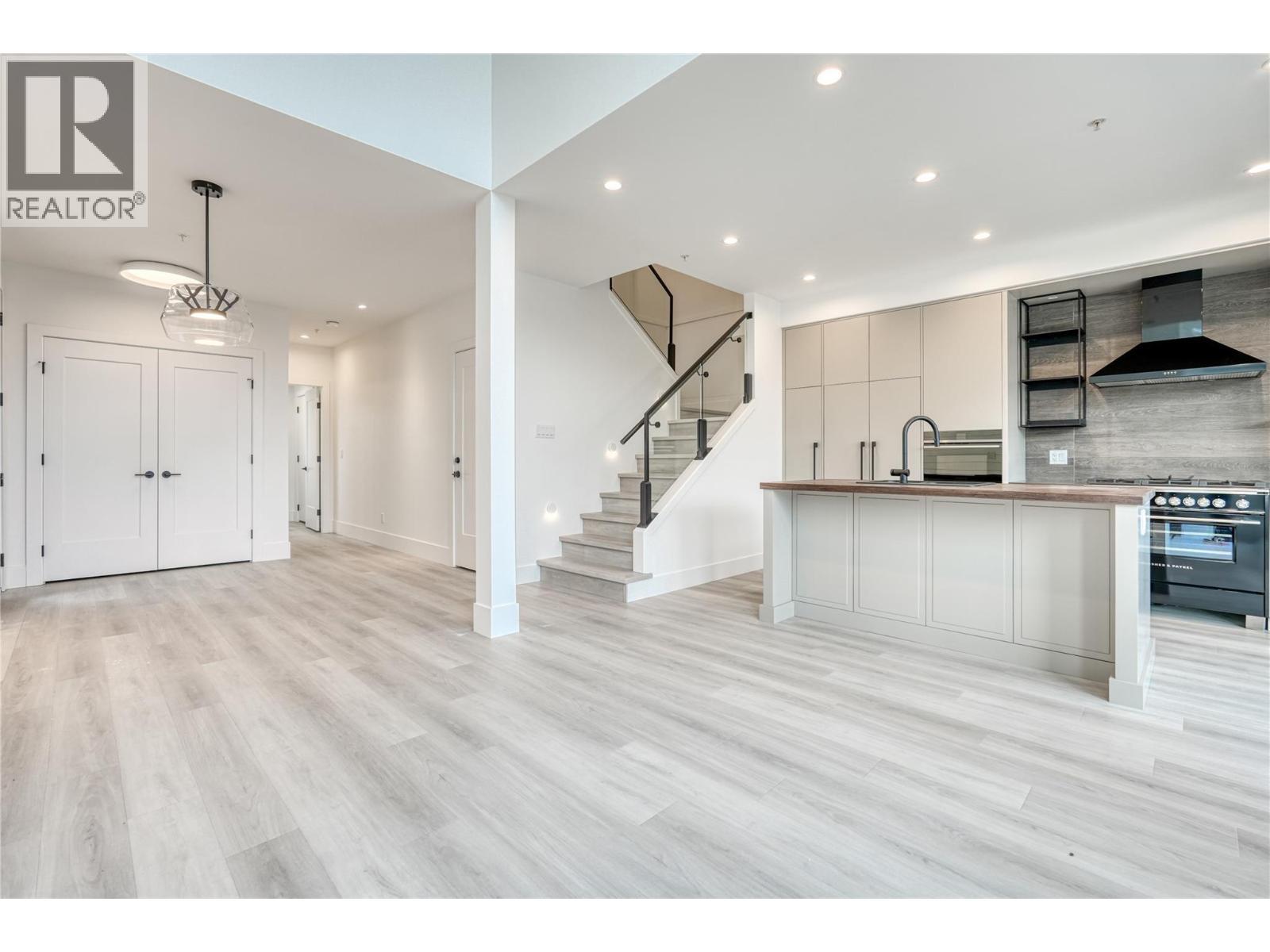 3160 Landry Crescent, Summerland, BC - Indoor Photo Showing Kitchen