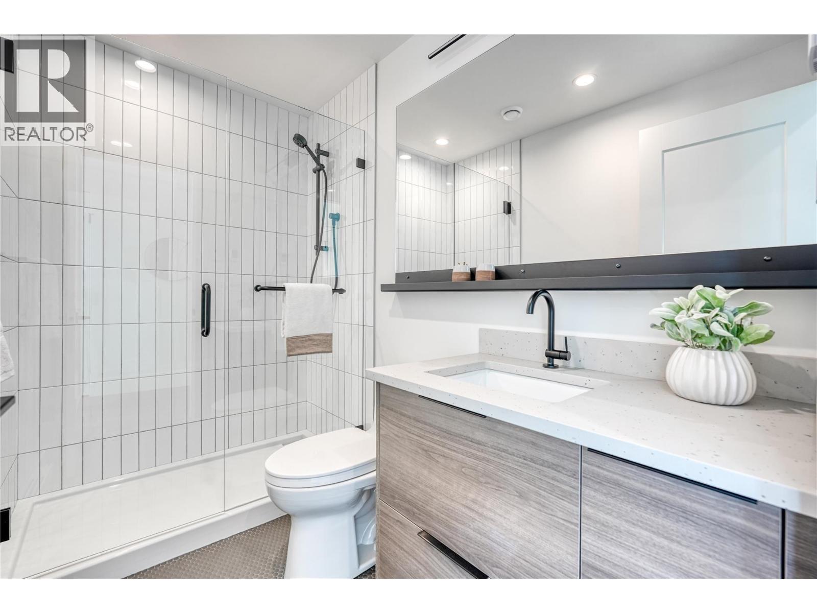 3160 Landry Crescent, Summerland, BC - Indoor Photo Showing Bathroom