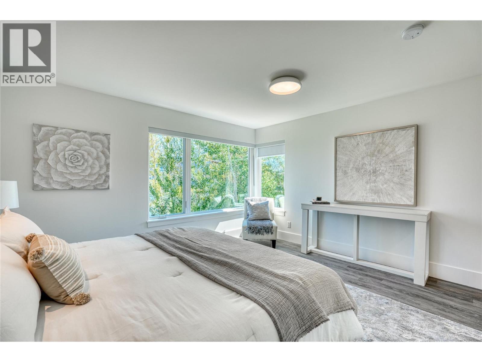 3160 Landry Crescent, Summerland, BC - Indoor Photo Showing Bedroom