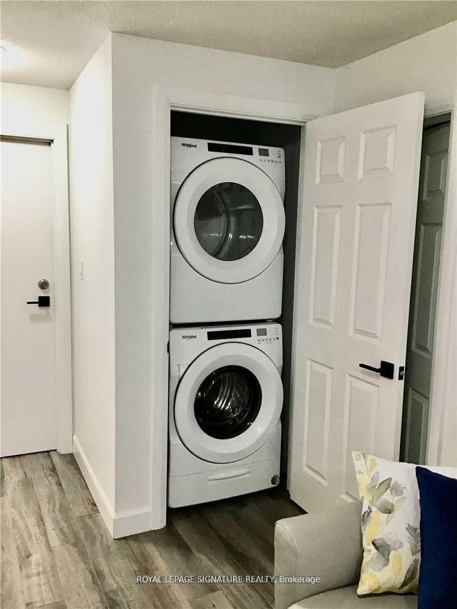 Bsmt-751 Pitcher Place, Milton, ON - Indoor Photo Showing Laundry Room