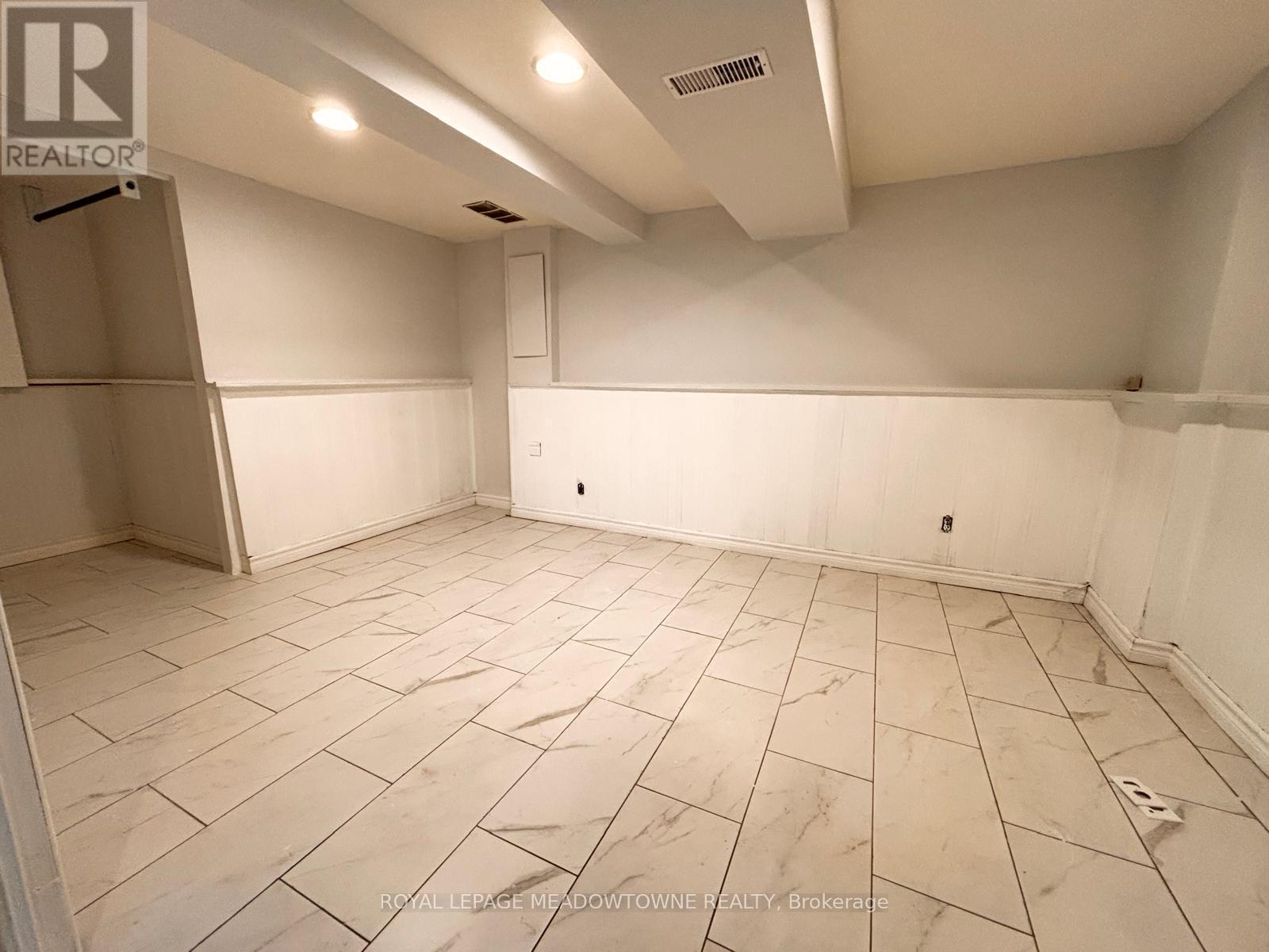 Basement - 15 Lafayette Drive, St. Catharines, ON - Indoor Photo Showing Other Room