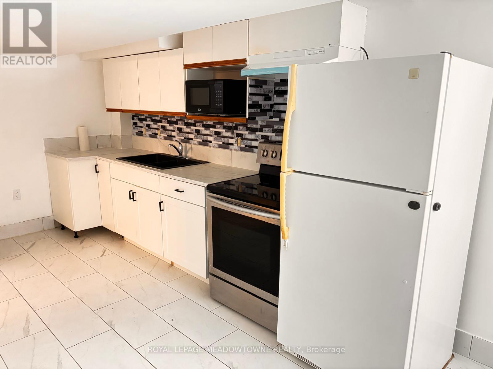 Basement - 15 Lafayette Drive, St. Catharines, ON - Indoor Photo Showing Kitchen