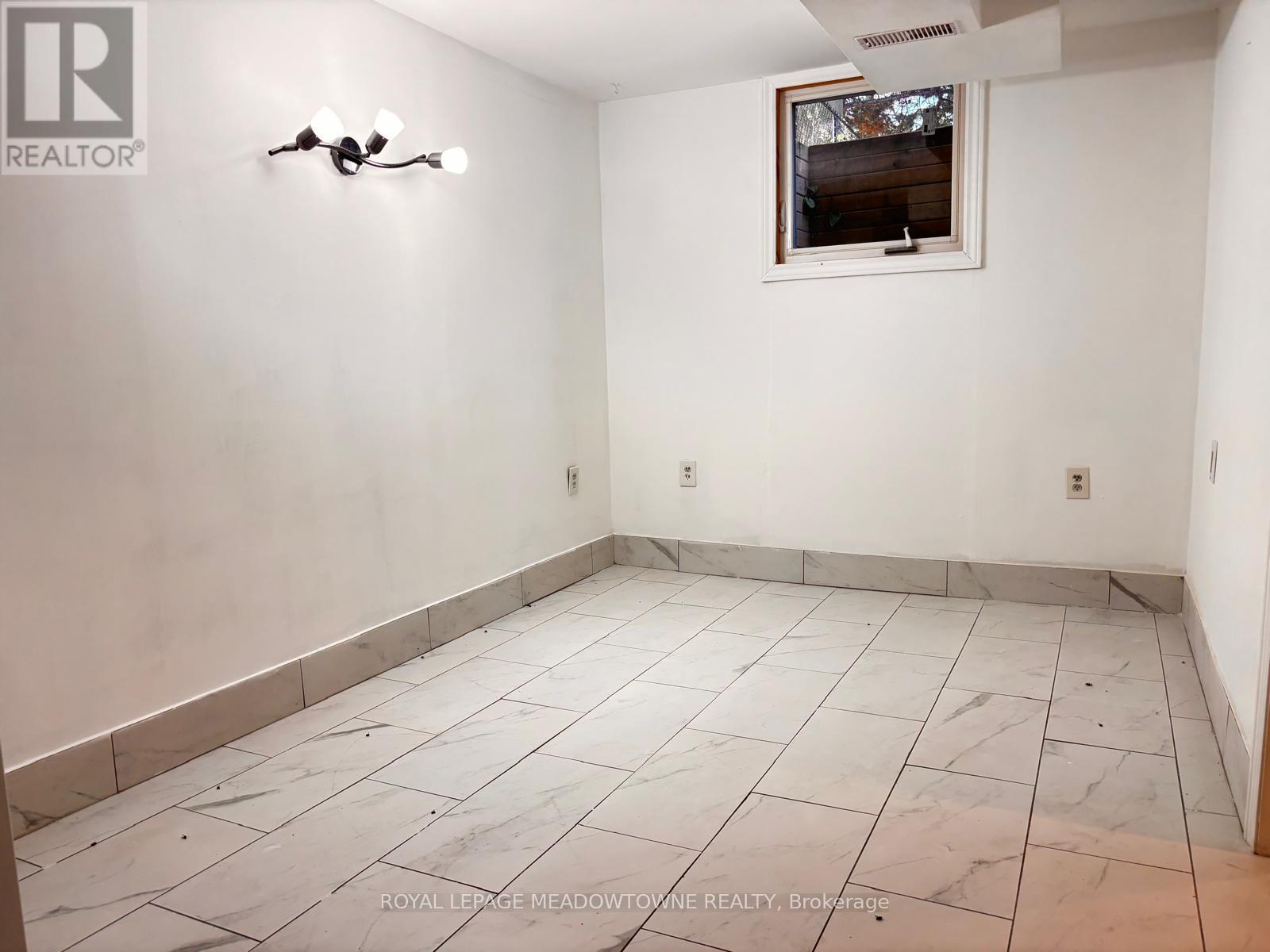 Basement - 15 Lafayette Drive, St. Catharines, ON - Indoor Photo Showing Other Room