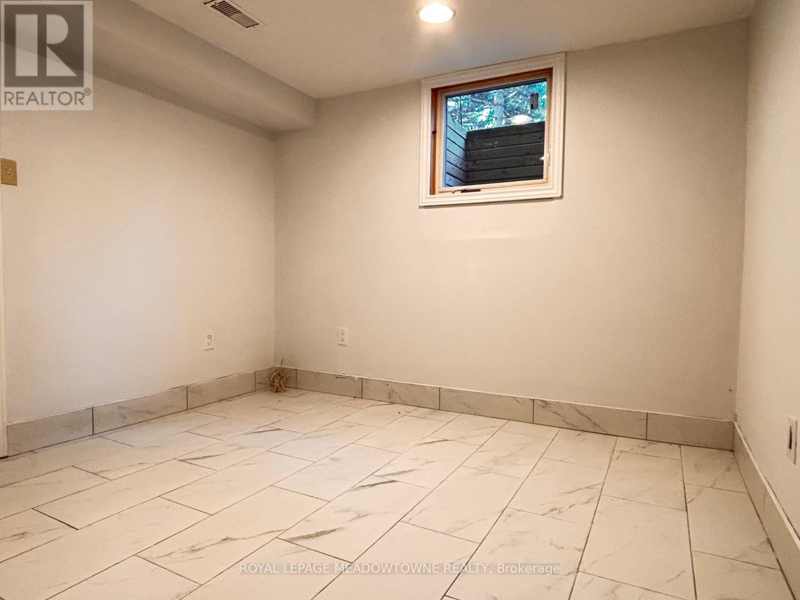Basement - 15 Lafayette Drive, St. Catharines, ON - Indoor Photo Showing Other Room