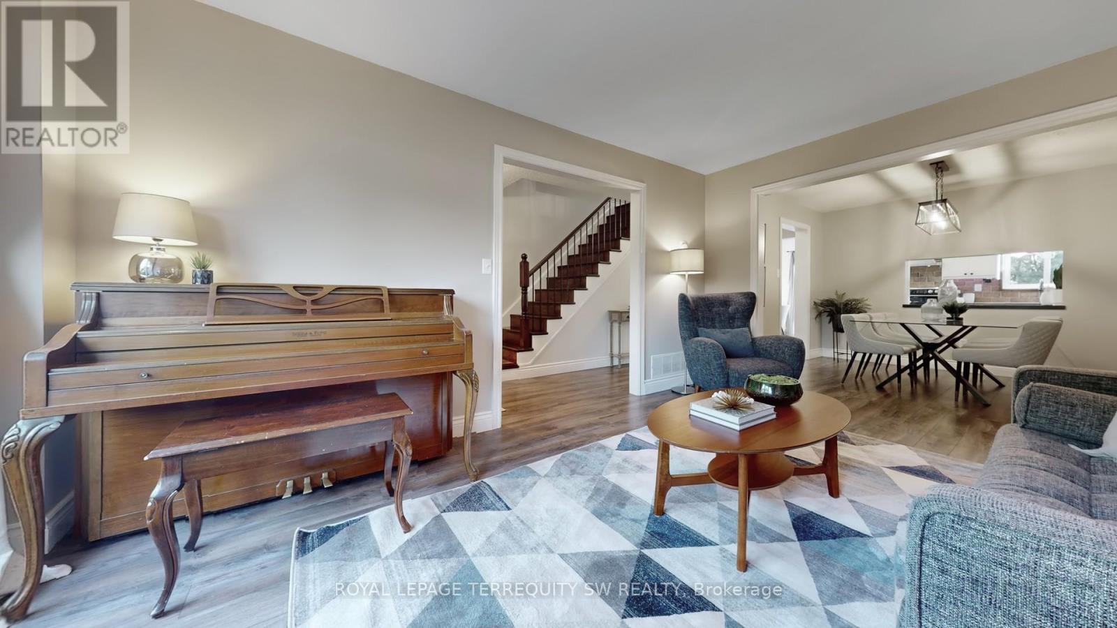 12 Newby Court, Brampton, ON - Indoor Photo Showing Living Room