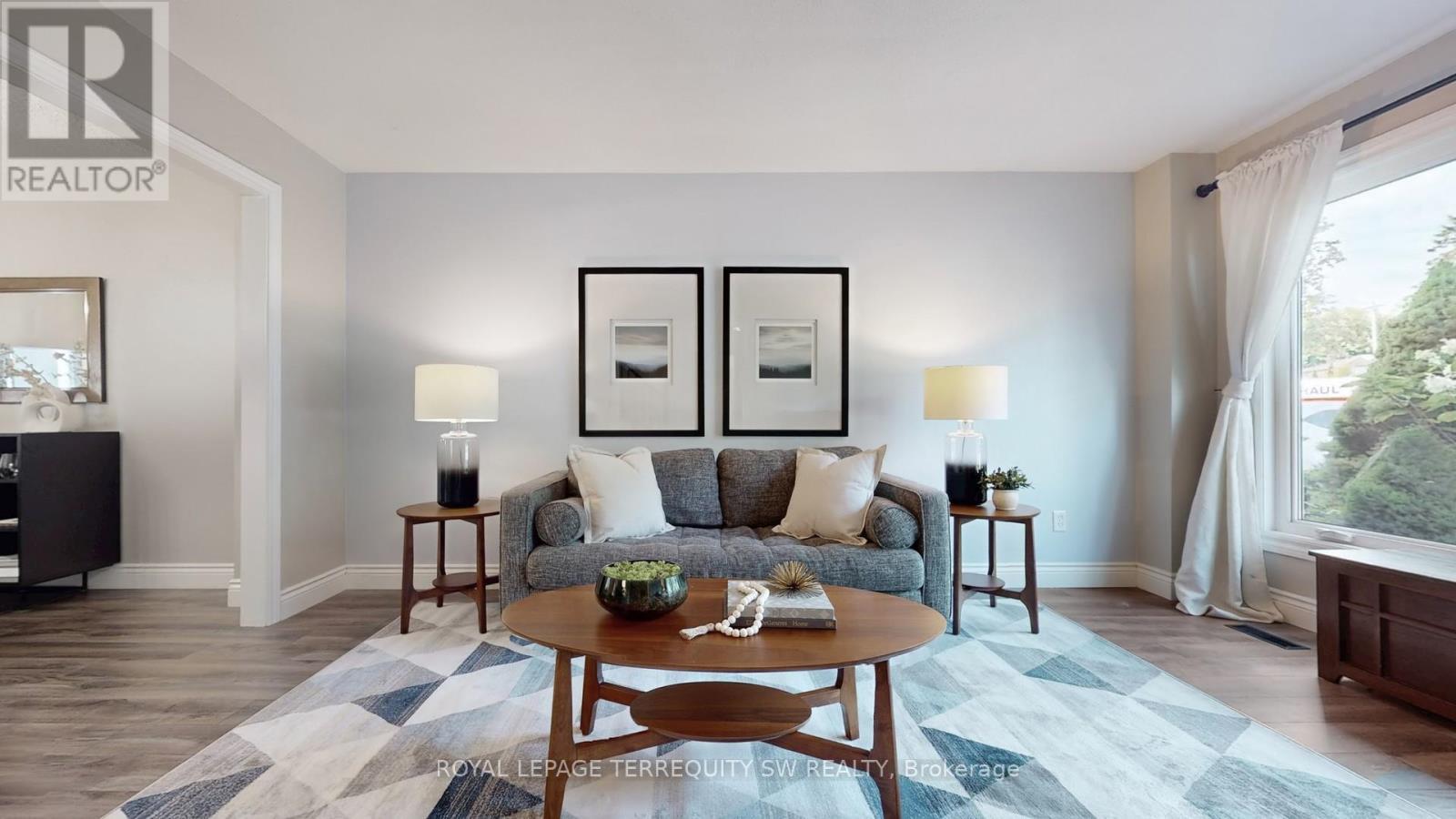 12 Newby Court, Brampton, ON - Indoor Photo Showing Living Room