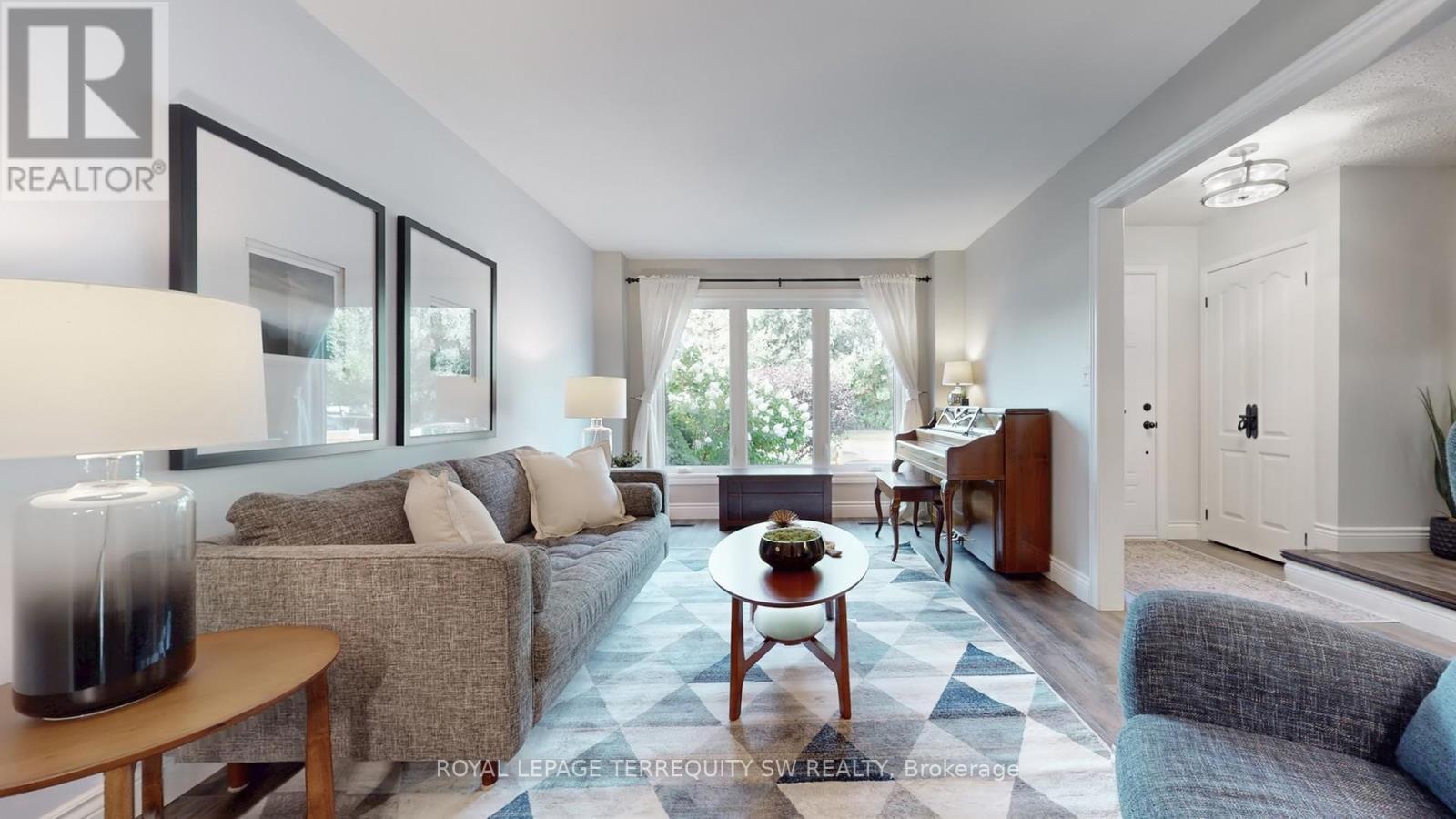 12 Newby Court, Brampton, ON - Indoor Photo Showing Living Room