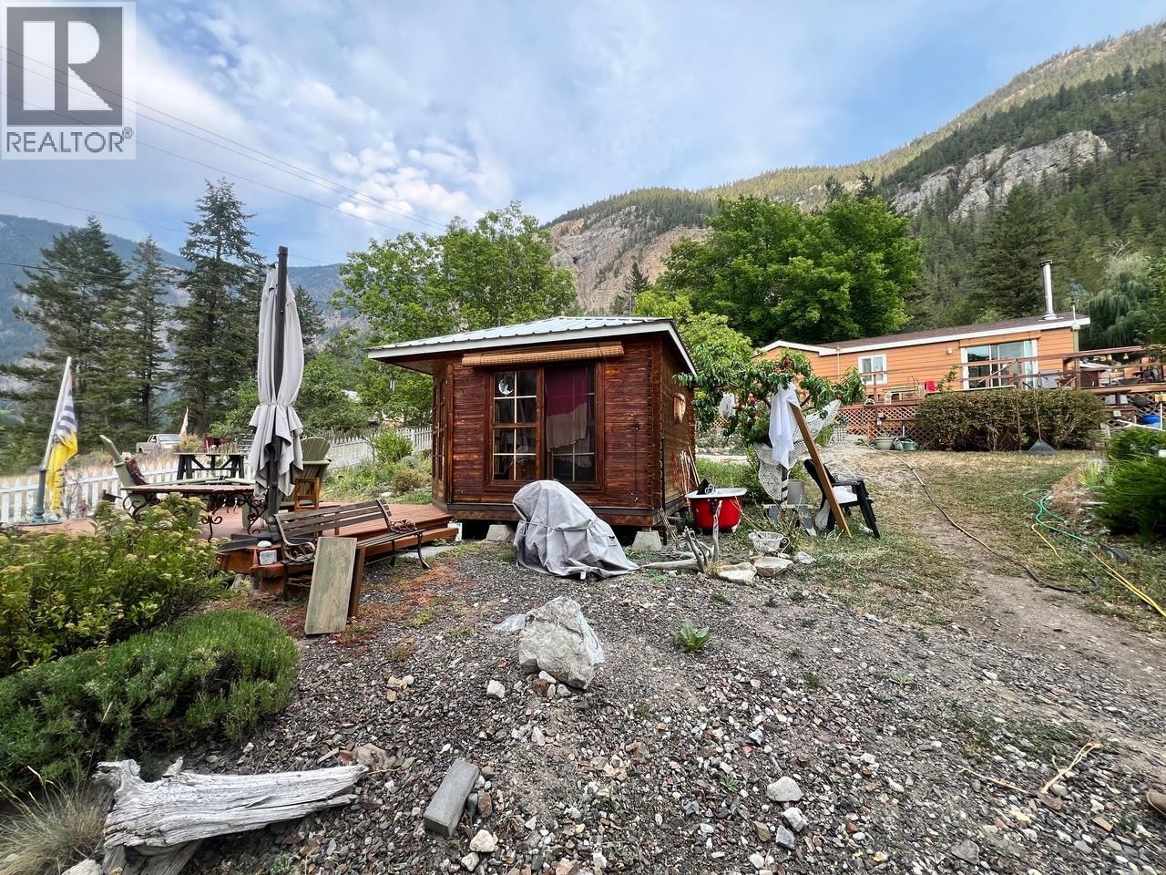 5251 Webster Street, Hedley, BC