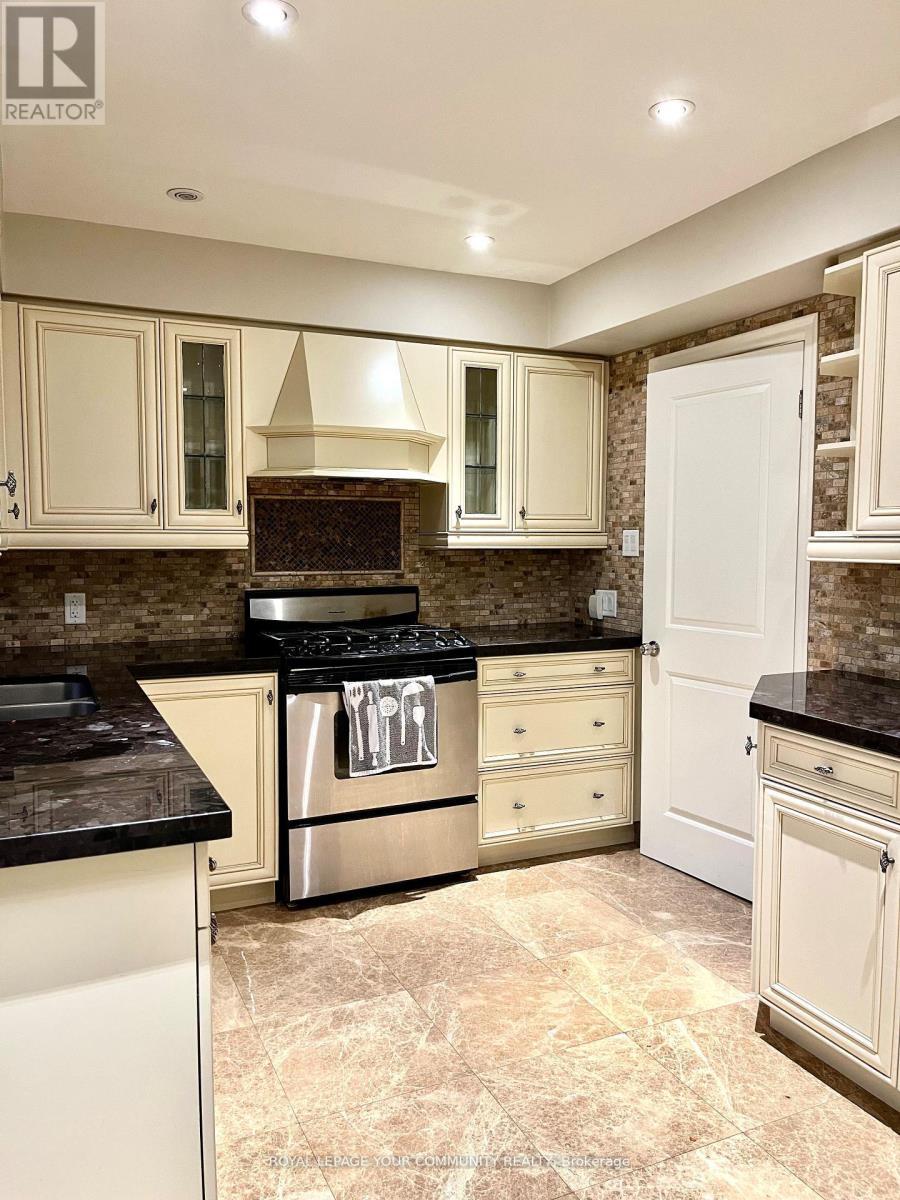 Upper - 134 James Street, King, ON - Indoor Photo Showing Kitchen