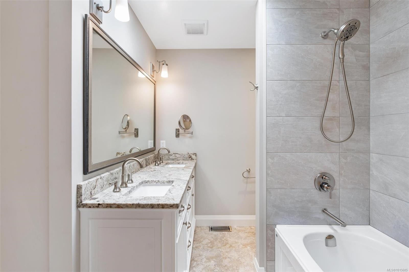 37-7586 Tetayut Rd, Central Saanich, BC